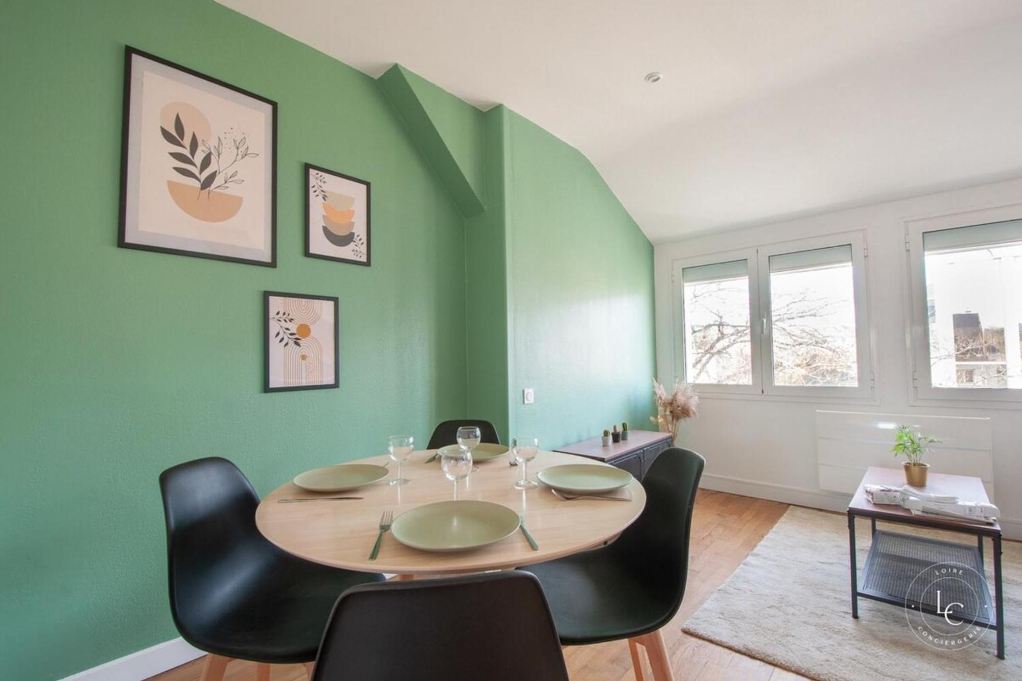 Bright 70m Near Center & The Loire