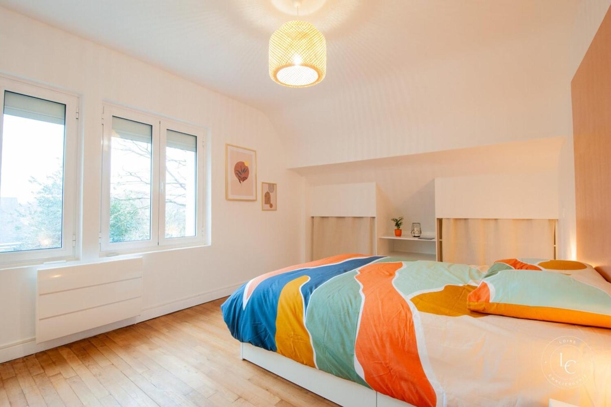 Apartment Bright 70m Near Center & The Loire Orleans